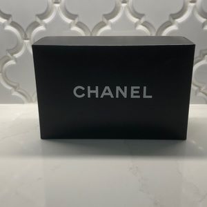 New authentic Chanel o phone holder